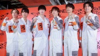 SixTONESの歴史詰まった“倉庫見学会”が開幕！ジェシー「嵐の皆さん待ってます」〈SixTONES STock〉