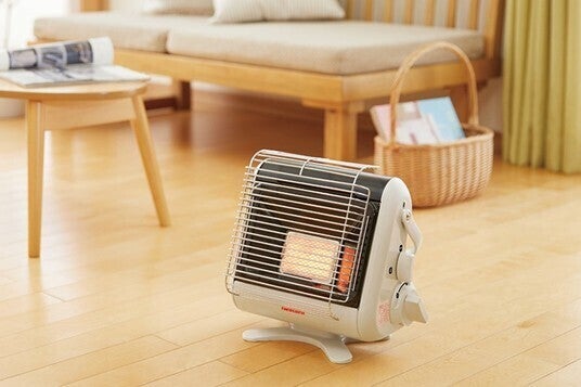 日常でも災害時でも活躍！カセットガスで動く小型ストーブ「マイ暖mini」誕生
