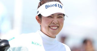 ウソだろ!? 山下美夢有がまさかの空振り？ ビリヤードでやってしまった珍プレーに自ら照れ笑い