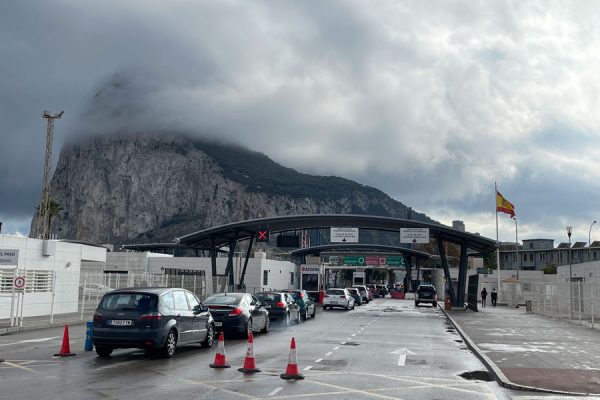 ジブラルタル・スペイン間の陸路国境、国境管理を撤廃
