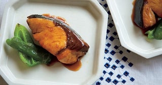 煮汁をかけながら焼いてふっくら！「ぶりの照り焼き」【定番おかずの新しい作り方】