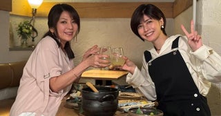 飯島直子、内田有紀と初サシ飲み「最後から二番目の恋」の貴重エピソードで大盛り上がり＜飯島直子の今夜一杯いっちゃう？＞