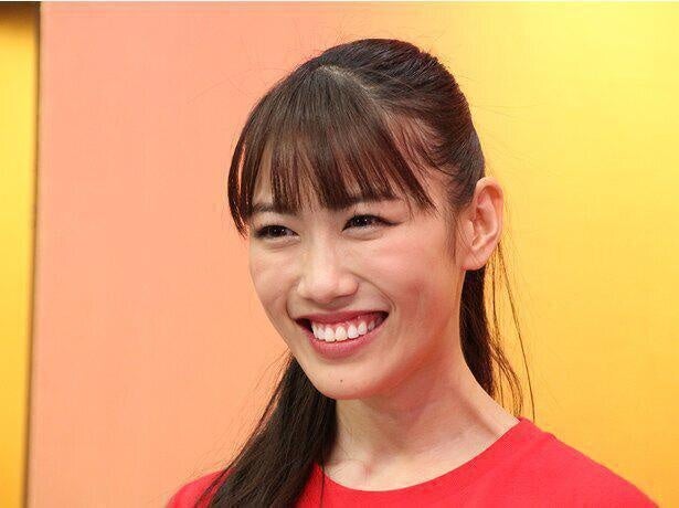 「ステージ衣装のれにちゃんはやっぱり特別」…ももクロ・高城れに、“ハートポーズ”姿に「かわい過ぎ」の声
