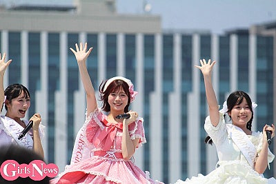 【TIF2026】SUPER☆GiRLS、晴れ渡る夏空の下、ピースフルなステージ