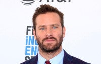 キャリアの苦難を迎えているアーミー・ハマー、富豪の父から遺産をもらっていない「一生安泰とはいかなかった」