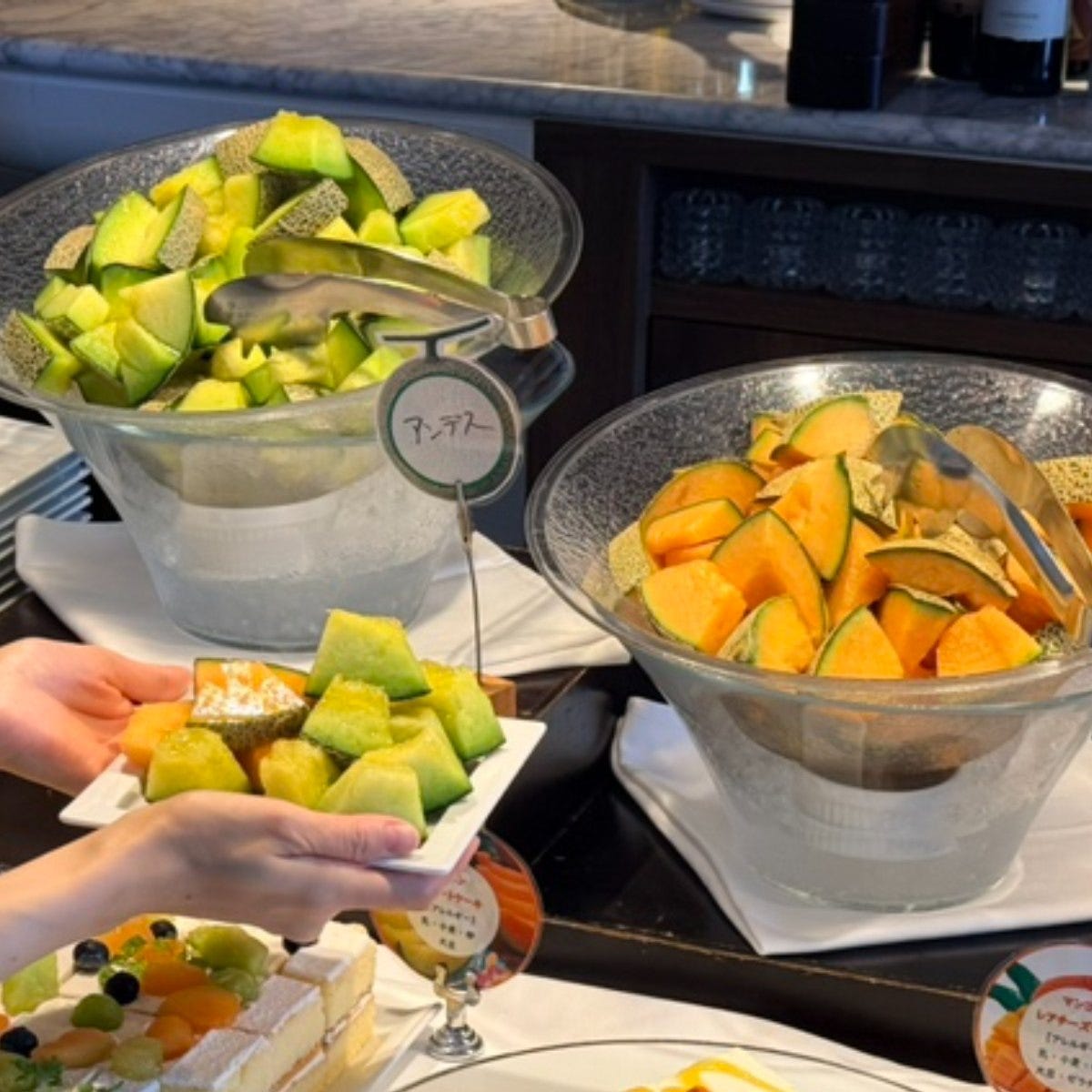 AWkitchen TOKYO～新丸ビル～でメロン・マンゴー ビュッフェを体験。フレッシュメロン2種食べ放題の贅沢ランチビュッフェ