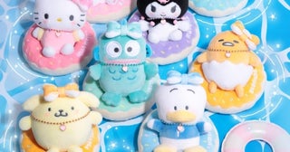 ぷかぷか浮いてるみたい！むにゅぐるみパティオ、サンリオキャラクターズの「ぷかぷかドーナツ むにゅぐるみマスコット」を発売