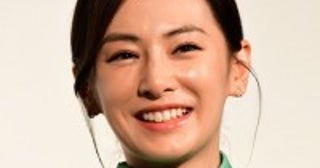 北川景子、娘へのハンドメイド作品が「クオリティ高すぎ」「素敵」真っ赤な新作に注目集まる