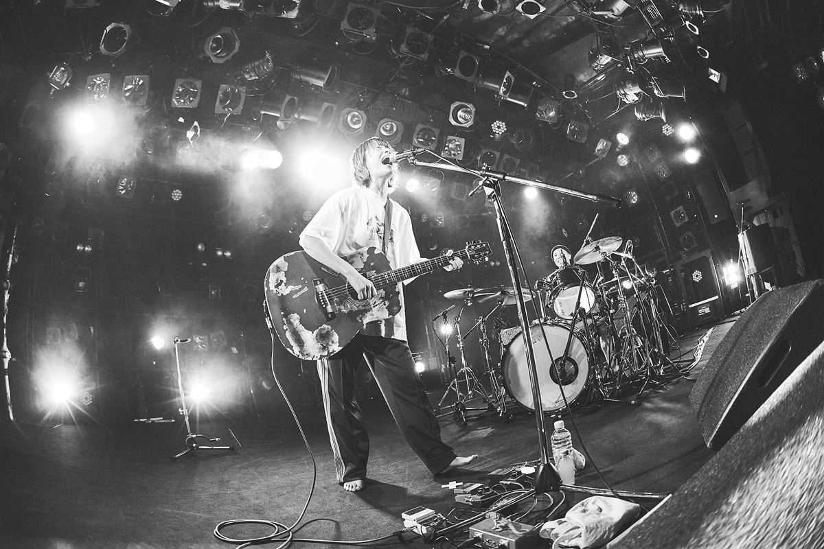 鈴木実貴子ズ、“いばら”の先へソールドアウトの渋谷CLUB QUATTROを熱狂で包んだツアーファイナル【オフィシャルレポート】