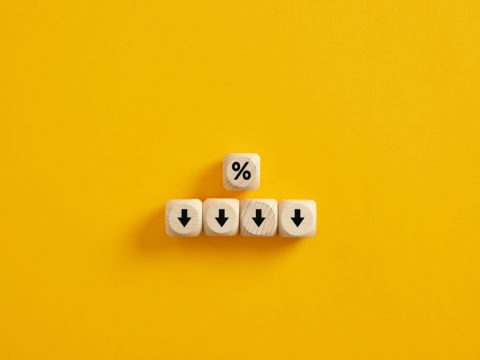 43年間「年収400万円」で働いたのに、年金額は「たった13万円」!? 所得税ゼロなのに、こんなに“手取りが減る”ものなんですか？ 老後も「税金・社会保険料の重さ」に苦しむ理由