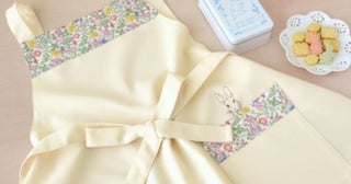 ピーターラビットの「Mother's day set」を母の日ギフトに！上品デザインのエプロンやクッキー缶のセット