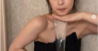 森七菜、デコルテ丸出しのラグジュアリーなドレスで受賞報告に反響