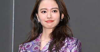 山本舞香、ショートTから美腹筋輝く「引き締まっててかっこいい」「憧れのスタイル」と絶賛の声