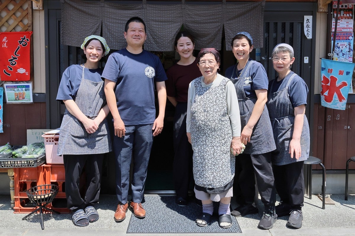 母、娘、孫…女性三代が織りなす三“味”一体の大判焼きあんこも人生も決め手は「塩加減」