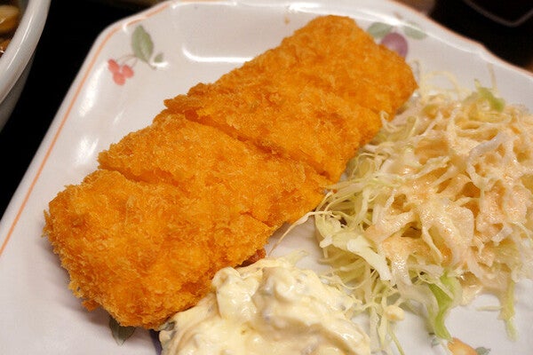 【エビステーキカツ】もう二度と会えないかもしれない。所沢の定食屋の日替わりメニュー「エビステーキカツセット」に感動：パリッコ『今週のハマりメシ』第158回