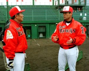 “平成唯一の三冠王”「松中信彦の指導」を王監督に託された石毛宏典。心掛けたのは…「諭すように話し続けた」
