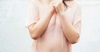 ライブアイドル界の"伝説の逸材"佐山すずかが卒業後初グラビアで大人な姿を披露！「グラビアでだったら"大人な自分"を表現できるかもしれないと思って」