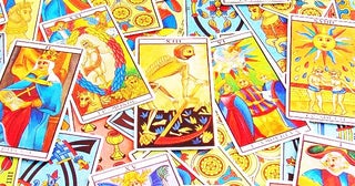 12星座×タロット占い「山羊座（やぎ座）」2025年12月1日（月）～12月7日（日）のあなたの運勢は？ 総合運・開運メッセージ