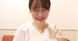 第一子出産の藤井サチさん「頑張ったね、一緒に」生まれたての我が子を抱いて動画で報告