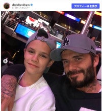 ベッカム家のイケメン次男ロメオが24歳に！両親が思い出フォトで祝福＆妹ハーパーからもメッセージ