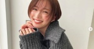 岡崎紗絵、29歳誕生日に髪バッサリ！ショートヘアにイメチェン「可愛すぎる」「似合ってる」