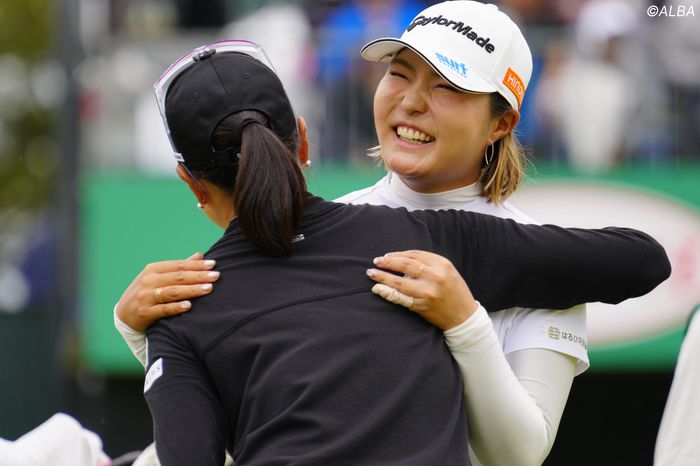 高橋彩華が大会レコードタイで念願の年間複数回Vを達成好調を支えるのは「以前はイップス末期だった」パッティング