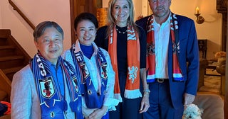 W杯日本人サポーターの“ある行い”が称賛を…天皇皇后両陛下のオランダご訪問が高めた“絆の相乗効果”