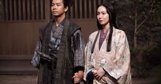 小栗旬“織田信長”による“地獄の相撲”で重臣が続々退場…迫り来る本能寺の予感に「フラグが…」と視聴者戦慄＜豊臣兄弟！＞