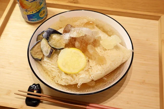 【超氷結そうめん】冷凍めんつゆ、冷凍食品などを添えさらにキンキンの氷結レモンをかける極限冷感のそうめん！＜野島慎一郎のバカレシピ＞