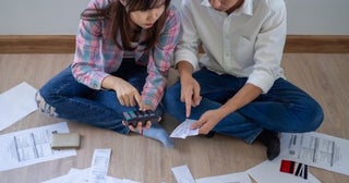 5泊7日の海外旅行から帰国後、夫のスマホに通信料「10万円超」の請求が！ 「Wi-Fiしか使っていない」と言いますが、支払うしかないのでしょうか…？