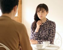 キャバクラ感覚な婚活おじさんにドン引き…それでも我慢しないと結婚できない？「断っていい男性」の見分け方は