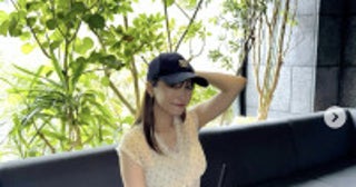 『九条の大罪』30歳美女、“無防備ワキ見せ”に反響「スベスベ美女」「二の腕凄い綺麗」