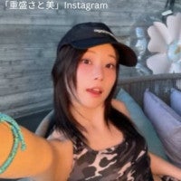 奇跡のアラフォー重盛さと美、スタイル抜群の水着姿に反響「お人形さんみたい」