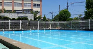 「子どもがいなくて寂しい」「令和何年か分からなくなる」先生たちが明かす夏休みのリアルと本音