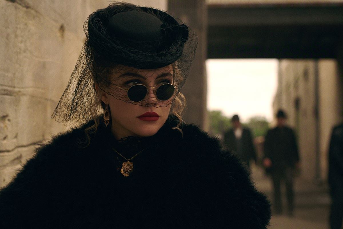 フローレンス・ピューが最恐の悪女に！ Netflix『エデンの東』本予告＆場面写真11点が公開