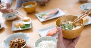 わが家は4人家族で、外食費に毎月「2万円」使っています。使いすぎでしょうか？