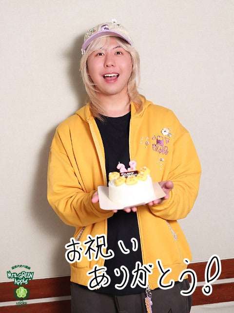 Mrs. GREEN APPLE藤澤涼架、33歳の誕生日を前にラジオでガチ緊張!?「なんなんだこれ（笑）！」リスナーへの“生電話”がまさかの留守電で大慌て