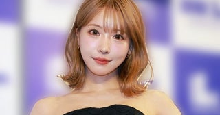 ふんわりワンピのチェリー柄が甘い…三上悠亜、“透明感”抜群の美肌姿に「天使」「Beautiful」称賛の声