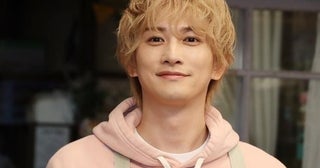 町田啓太&松本穂香ら、子どもたちもペンキまみれの集合写真に「みんなの笑顔が最高」＜タツキ先生は甘すぎる！＞