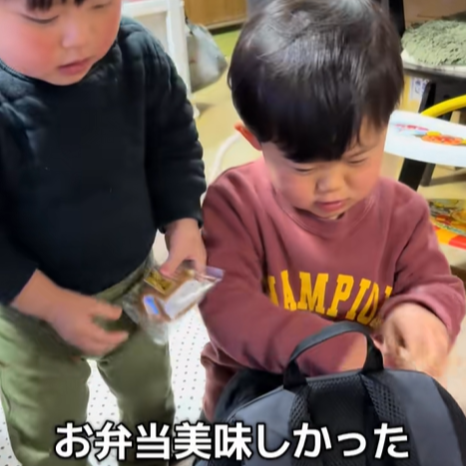 遠足から帰って一番うれしいおみやげ！ 空っぽになったお弁当を見せてくれるだけでもうれしいのに…たまらん一言です