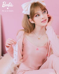 ファッションドール「バービー」×「PEACH JOHN」が初コラボ！カップ付きルームウェアなど4型発売