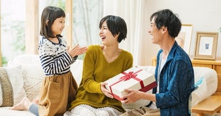 もうすぐ母の日。みんなはお母さんに何を贈ってる？2万1千人のアンケート結果を大公開！