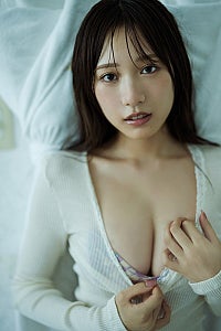 横野すみれ「またお尻上がってませんか!?って（笑）」「PARADE」裏表紙に登場【アザーカット公開】
