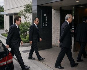 義父の葬式に次々とやってくる“強面の男”たち…「隠しててごめん」妻が明かした義父の正体とは？／葬儀に関するトラブル相談はどれくらいあるのか調べてみた