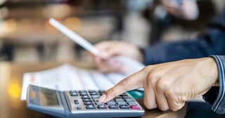 年収の壁が変わったら、年末調整も変わる。申告書様式の変更で記入漏れに注意！